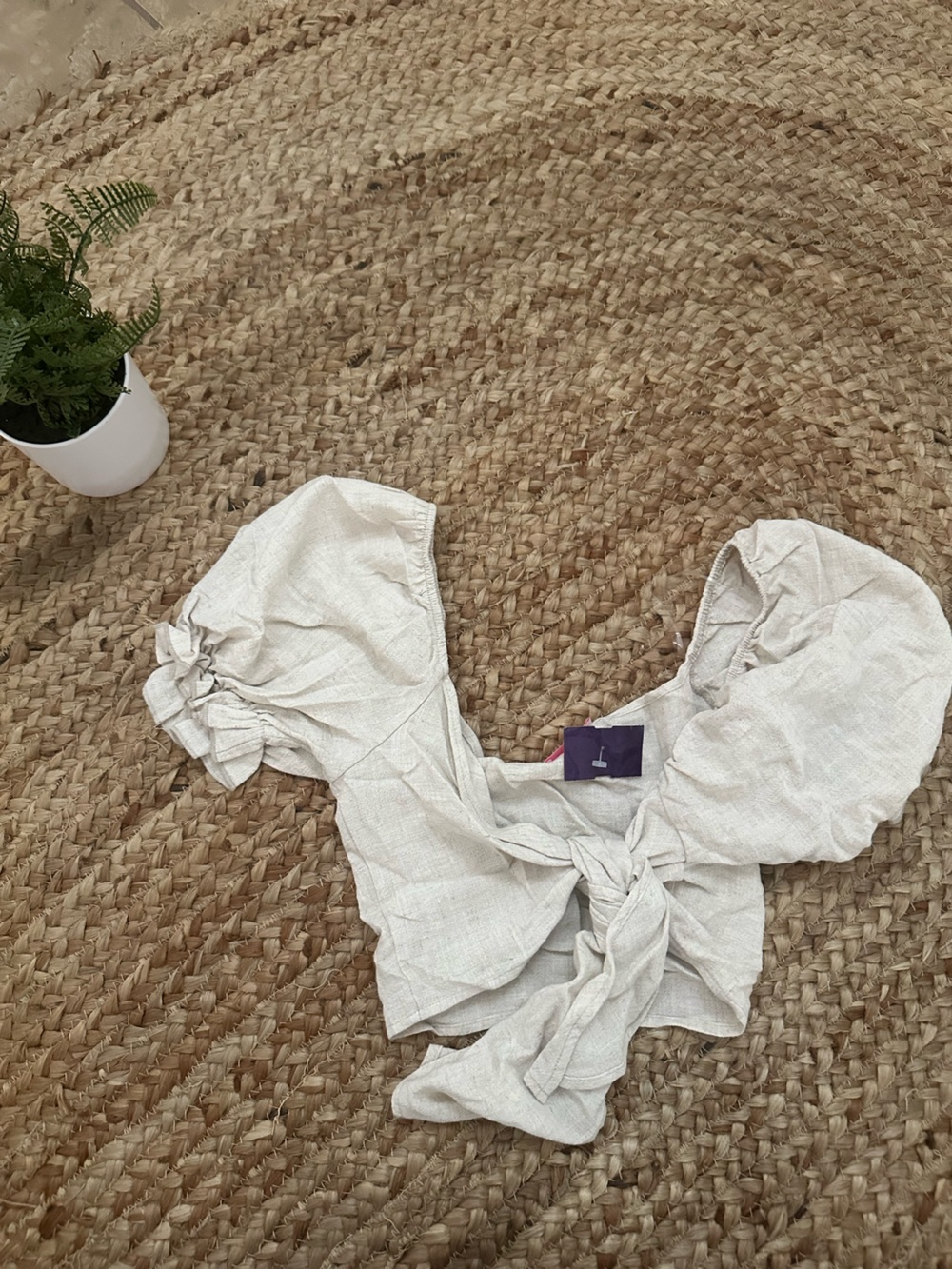 TIE FRONT POOF SLEEVE TOP